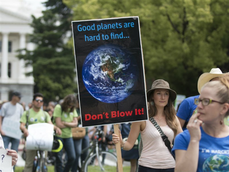042217 Science March Sacramento 07 VN P
